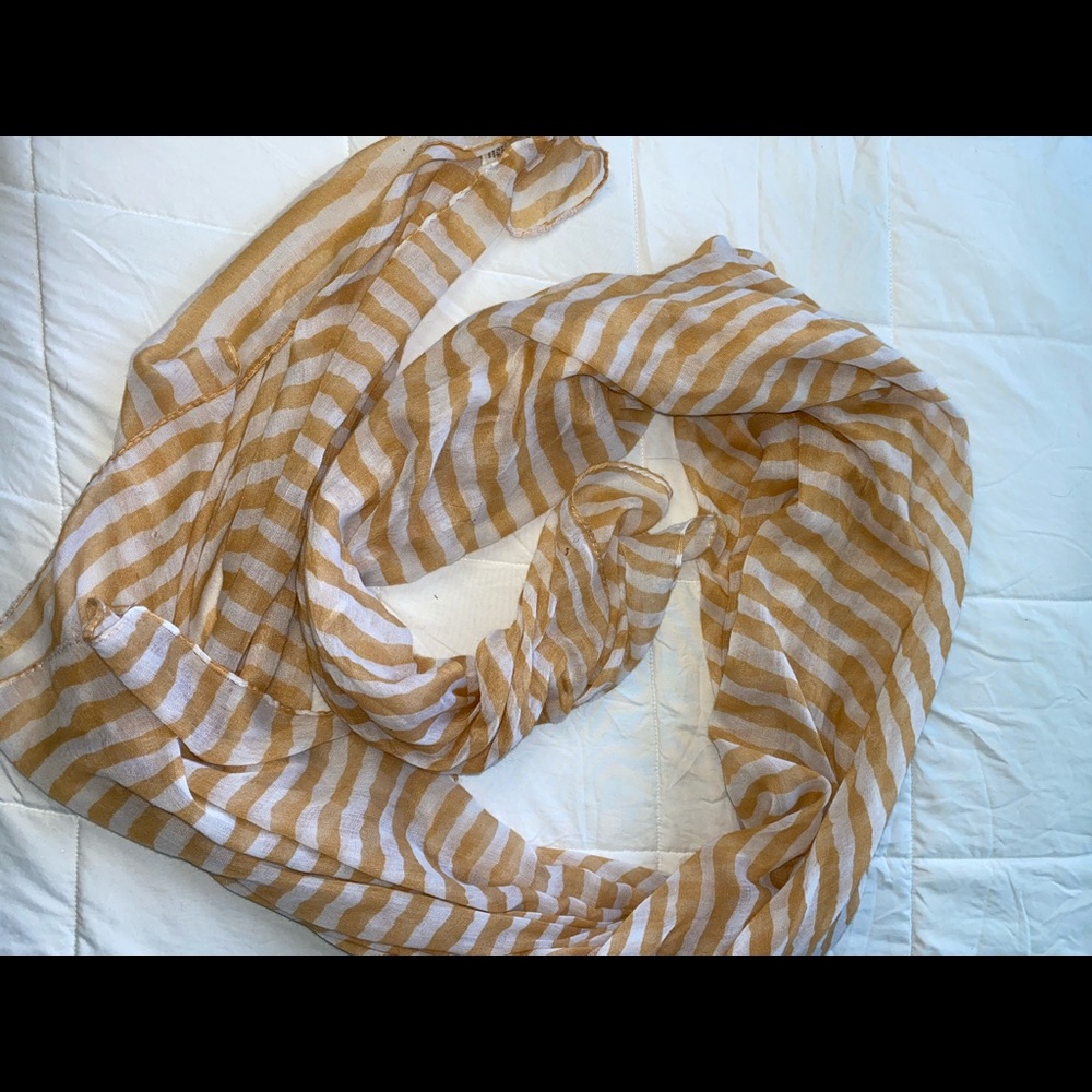 Tan and white scarf/wrap